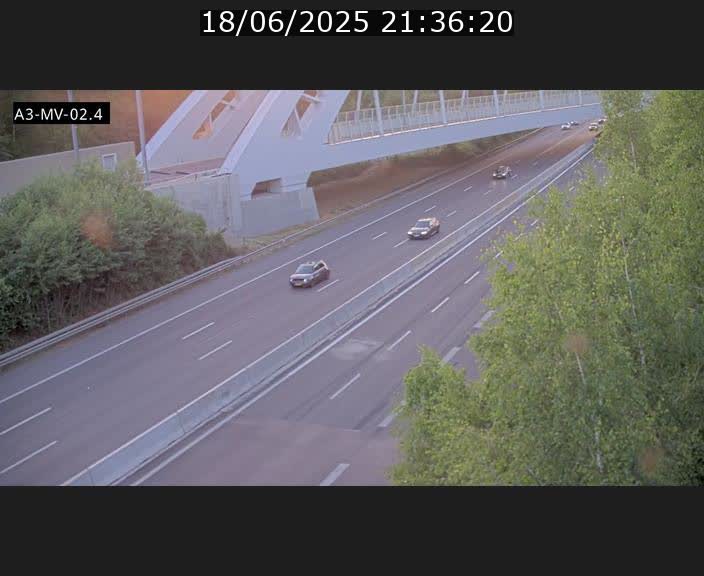 Webcam autoroute de la France (A3) au Luxembourg à Fentange, à proximité de la Croix de Gasperich. Vue orientée vers la Cloche d'Or