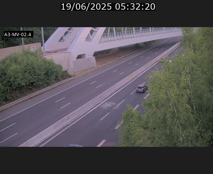 Webcam autoroute de la France (A3) au Luxembourg à Fentange, à proximité de la Croix de Gasperich. Vue orientée vers la Cloche d'Or