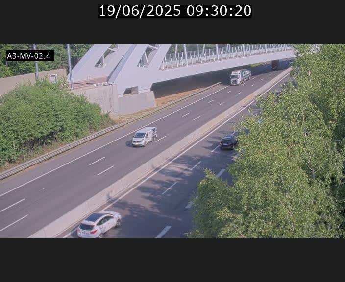 Webcam autoroute de la France (A3) au Luxembourg à Fentange, à proximité de la Croix de Gasperich. Vue orientée vers la Cloche d'Or