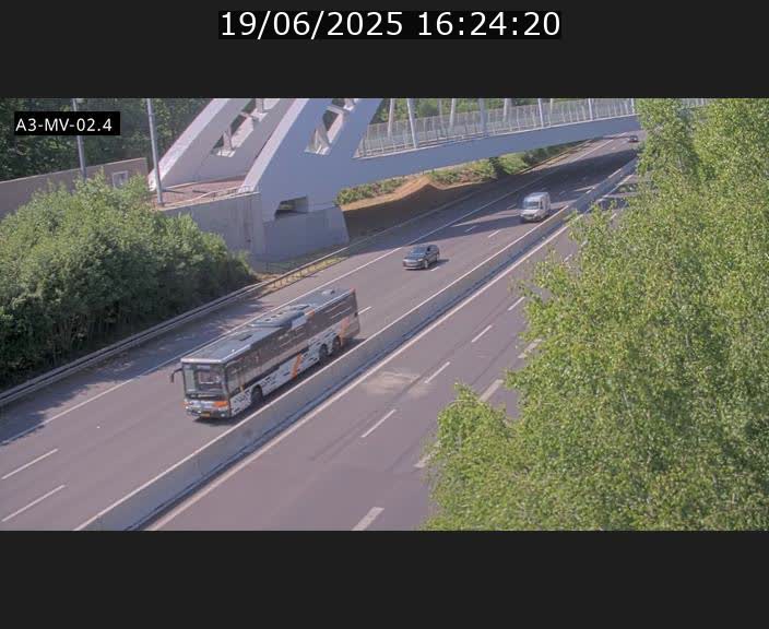 Webcam autoroute de la France (A3) au Luxembourg à Fentange, à proximité de la Croix de Gasperich. Vue orientée vers la Cloche d'Or
