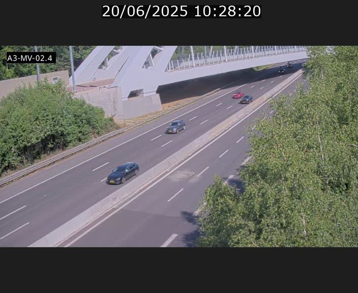 Webcam autoroute de la France (A3) au Luxembourg à Fentange, à proximité de la Croix de Gasperich. Vue orientée vers la Cloche d'Or