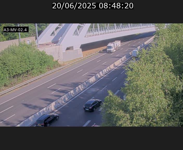 Webcam autoroute de la France (A3) au Luxembourg à Fentange, à proximité de la Croix de Gasperich. Vue orientée vers la Cloche d'Or