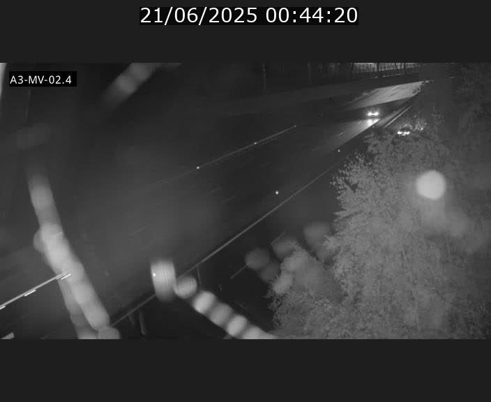Webcam autoroute de la France (A3) au Luxembourg à Fentange, à proximité de la Croix de Gasperich. Vue orientée vers la Cloche d'Or