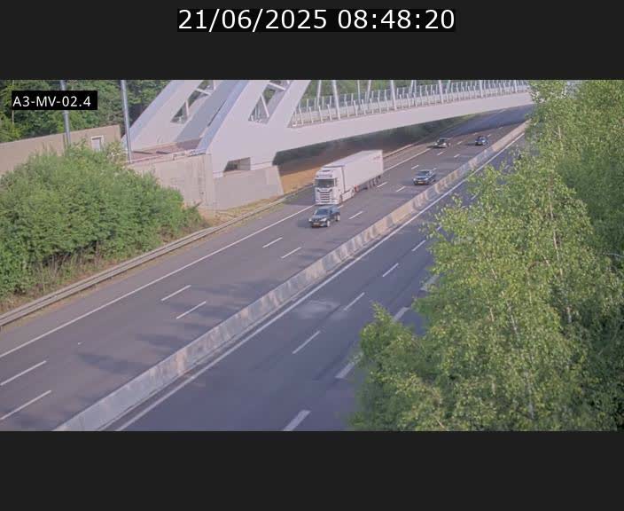 Webcam autoroute de la France (A3) au Luxembourg à Fentange, à proximité de la Croix de Gasperich. Vue orientée vers la Cloche d'Or