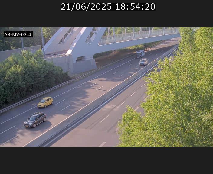 Webcam autoroute de la France (A3) au Luxembourg à Fentange, à proximité de la Croix de Gasperich. Vue orientée vers la Cloche d'Or