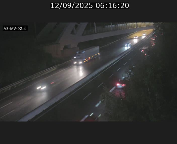 Webcam autoroute de la France (A3) au Luxembourg à Fentange, à proximité de la Croix de Gasperich. Vue orientée vers la Cloche d'Or