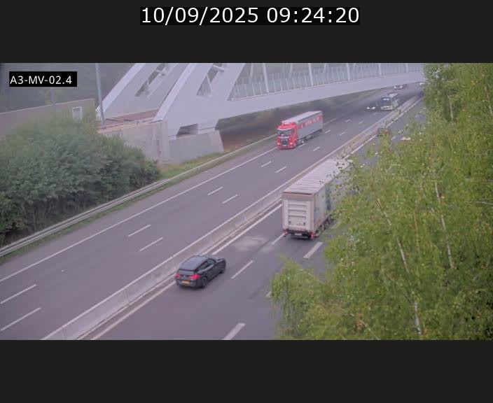 Webcam autoroute de la France (A3) au Luxembourg à Fentange, à proximité de la Croix de Gasperich. Vue orientée vers la Cloche d'Or