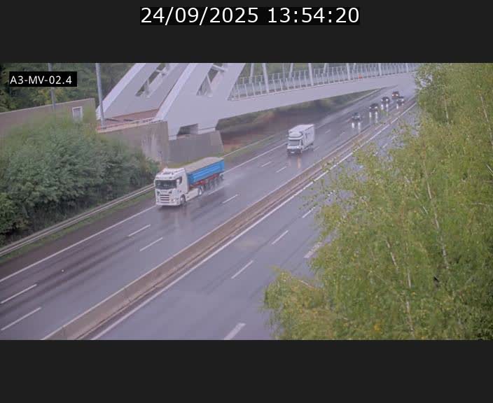 Webcam autoroute de la France (A3) au Luxembourg à Fentange, à proximité de la Croix de Gasperich. Vue orientée vers la Cloche d'Or