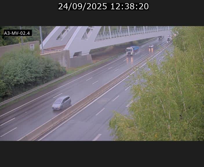 Webcam autoroute de la France (A3) au Luxembourg à Fentange, à proximité de la Croix de Gasperich. Vue orientée vers la Cloche d'Or