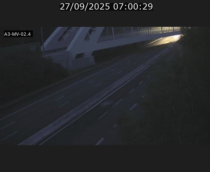 Webcam autoroute de la France (A3) au Luxembourg à Fentange, à proximité de la Croix de Gasperich. Vue orientée vers la Cloche d'Or