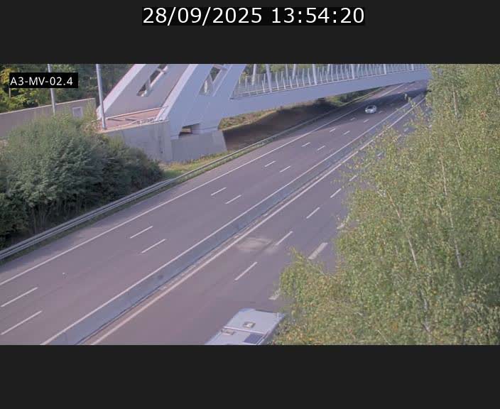 Webcam autoroute de la France (A3) au Luxembourg à Fentange, à proximité de la Croix de Gasperich. Vue orientée vers la Cloche d'Or