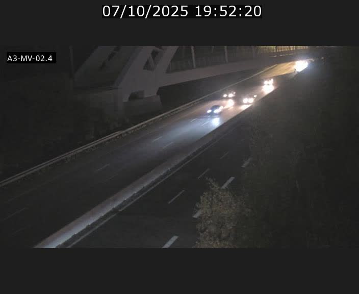 Webcam autoroute de la France (A3) au Luxembourg à Fentange, à proximité de la Croix de Gasperich. Vue orientée vers la Cloche d'Or