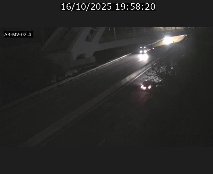 Webcam autoroute de la France (A3) au Luxembourg à Fentange, à proximité de la Croix de Gasperich. Vue orientée vers la Cloche d'Or