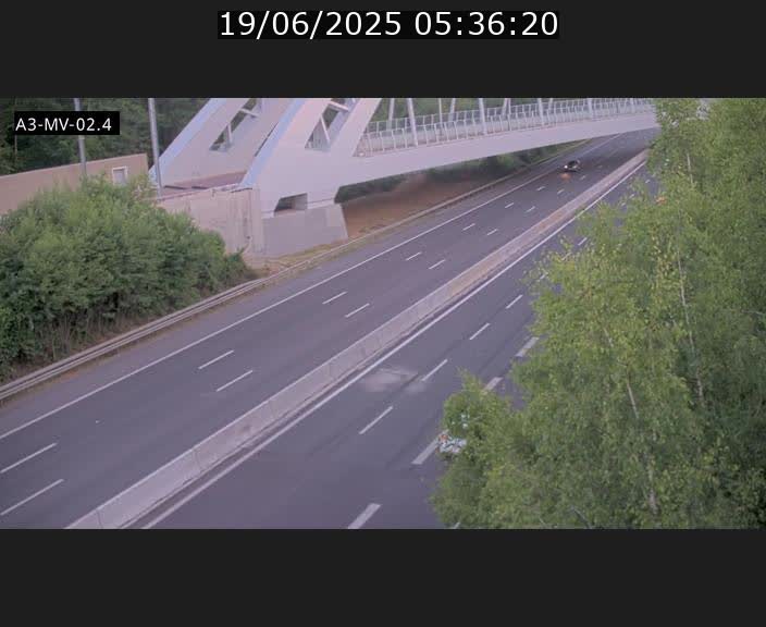 <h2>Webcam autoroute de la France (A3) au Luxembourg à Fentange, à proximité de la Croix de Gasperich. Vue orientée vers la Cloche d'Or</h2>