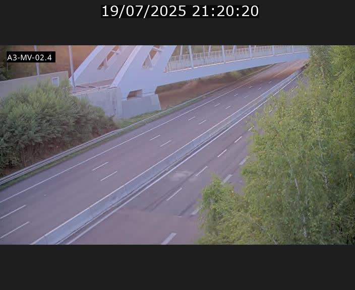 <h2>Webcam autoroute de la France (A3) au Luxembourg à Fentange, à proximité de la Croix de Gasperich. Vue orientée vers la Cloche d'Or</h2>