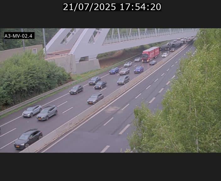 <h2>Webcam autoroute de la France (A3) au Luxembourg à Fentange, à proximité de la Croix de Gasperich. Vue orientée vers la Cloche d'Or</h2>
