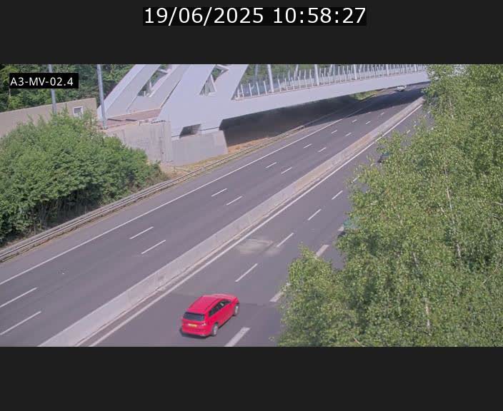 Webcam autoroute de la France (A3) au Luxembourg à Fentange, à proximité de la Croix de Gasperich. Vue orientée vers la Cloche d'Or