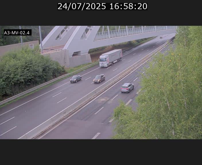 <h2>Webcam autoroute de la France (A3) au Luxembourg à Fentange, à proximité de la Croix de Gasperich. Vue orientée vers la Cloche d'Or</h2>