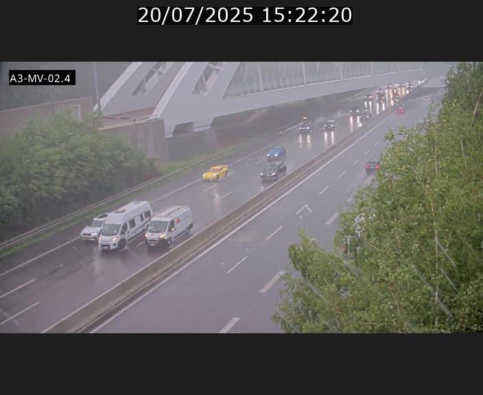 <h2>Webcam autoroute de la France (A3) au Luxembourg à Fentange, à proximité de la Croix de Gasperich. Vue orientée vers la Cloche d'Or</h2>