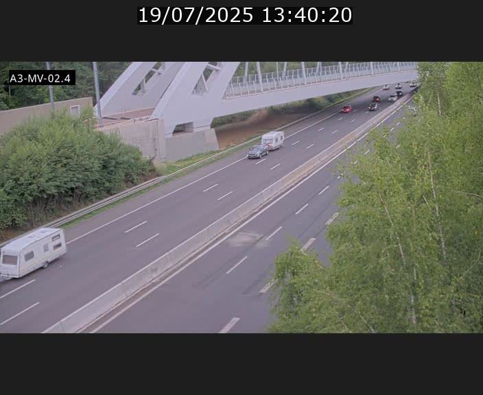 Webcam autoroute de la France (A3) au Luxembourg à Fentange, à proximité de la Croix de Gasperich. Vue orientée vers la Cloche d'Or