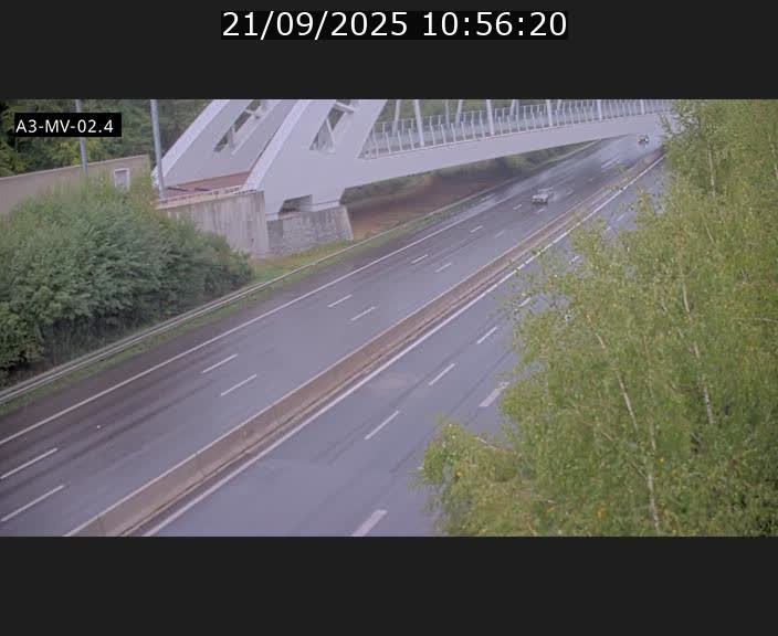 Webcam autoroute de la France (A3) au Luxembourg à Fentange, à proximité de la Croix de Gasperich. Vue orientée vers la Cloche d'Or