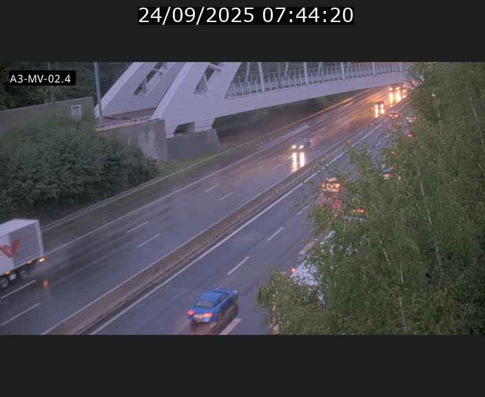 Webcam autoroute de la France (A3) au Luxembourg à Fentange, à proximité de la Croix de Gasperich. Vue orientée vers la Cloche d'Or