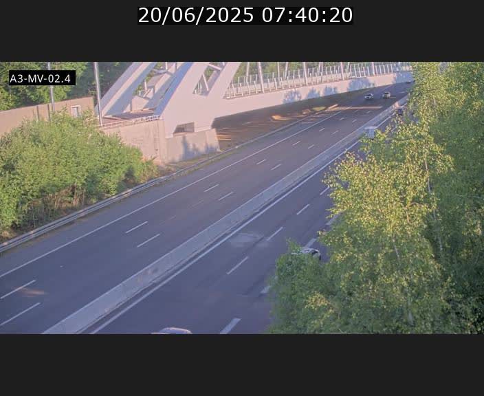 <h2>Webcam autoroute de la France (A3) au Luxembourg à Fentange, à proximité de la Croix de Gasperich. Vue orientée vers la Cloche d'Or</h2>