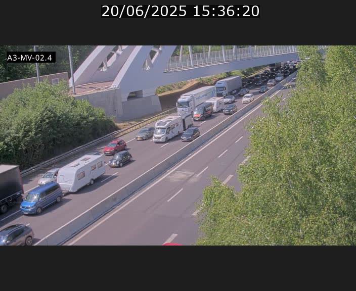 <h2>Webcam autoroute de la France (A3) au Luxembourg à Fentange, à proximité de la Croix de Gasperich. Vue orientée vers la Cloche d'Or</h2>