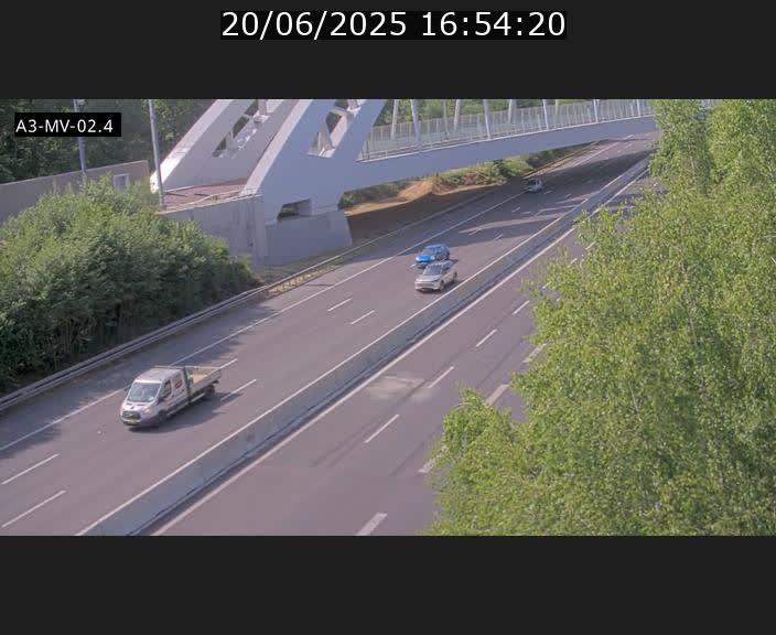 <h2>Webcam autoroute de la France (A3) au Luxembourg à Fentange, à proximité de la Croix de Gasperich. Vue orientée vers la Cloche d'Or</h2>