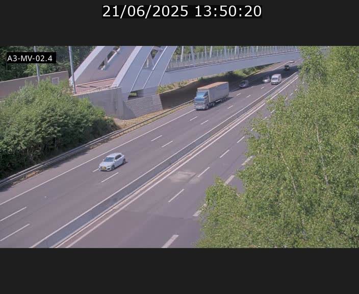 <h2>Webcam autoroute de la France (A3) au Luxembourg à Fentange, à proximité de la Croix de Gasperich. Vue orientée vers la Cloche d'Or</h2>