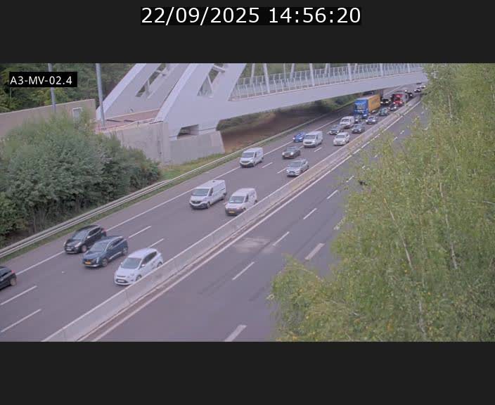Webcam autoroute de la France (A3) au Luxembourg à Fentange, à proximité de la Croix de Gasperich. Vue orientée vers la Cloche d'Or