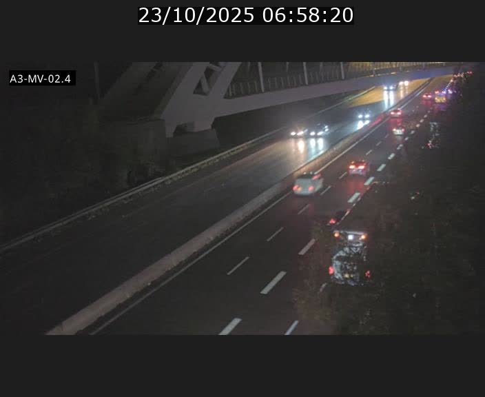 <h2>Webcam autoroute de la France (A3) au Luxembourg à Fentange, à proximité de la Croix de Gasperich. Vue orientée vers la Cloche d'Or</h2>