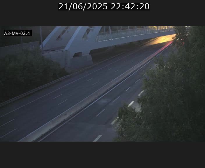 <h2>Webcam autoroute de la France (A3) au Luxembourg à Fentange, à proximité de la Croix de Gasperich. Vue orientée vers la Cloche d'Or</h2>