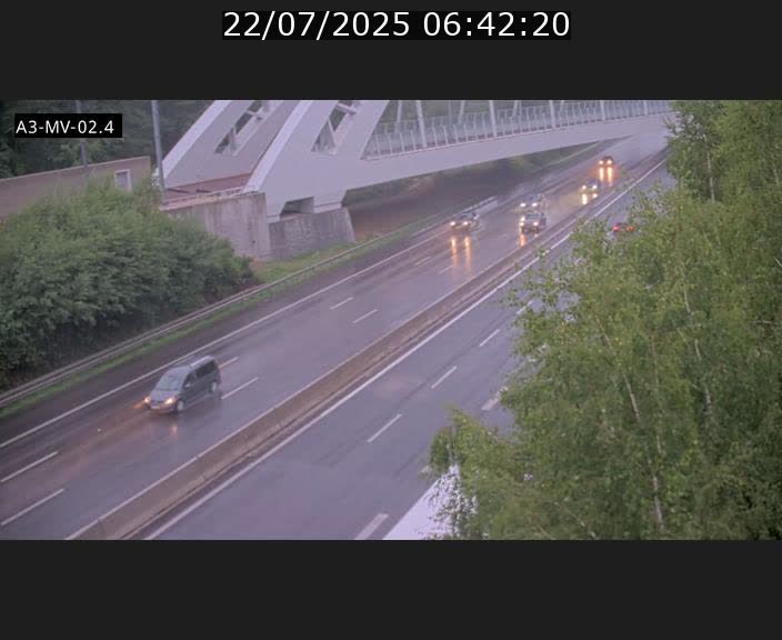 <h2>Webcam autoroute de la France (A3) au Luxembourg à Fentange, à proximité de la Croix de Gasperich. Vue orientée vers la Cloche d'Or</h2>