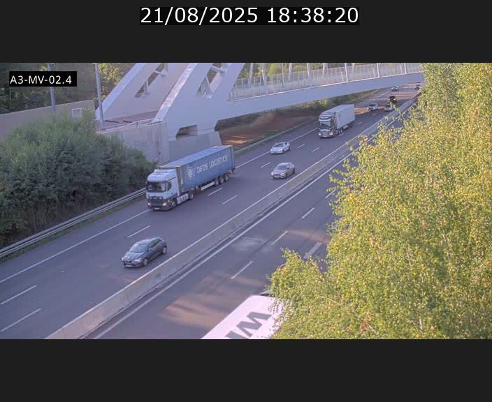 <h2>Webcam autoroute de la France (A3) au Luxembourg à Fentange, à proximité de la Croix de Gasperich. Vue orientée vers la Cloche d'Or</h2>