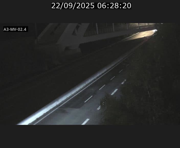 <h2>Webcam autoroute de la France (A3) au Luxembourg à Fentange, à proximité de la Croix de Gasperich. Vue orientée vers la Cloche d'Or</h2>