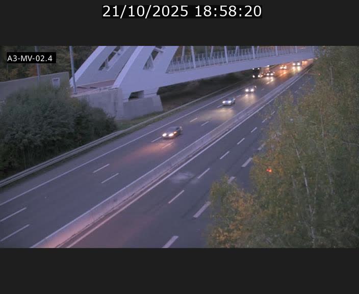 <h2>Webcam autoroute de la France (A3) au Luxembourg à Fentange, à proximité de la Croix de Gasperich. Vue orientée vers la Cloche d'Or</h2>