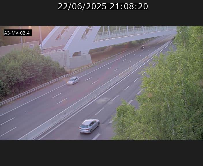 <h2>Webcam autoroute de la France (A3) au Luxembourg à Fentange, à proximité de la Croix de Gasperich. Vue orientée vers la Cloche d'Or</h2>