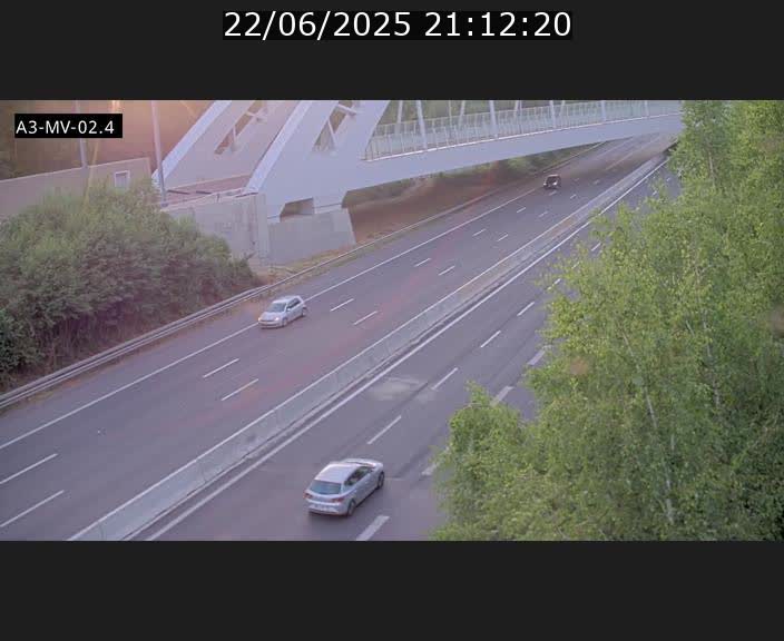 <h2>Webcam autoroute de la France (A3) au Luxembourg à Fentange, à proximité de la Croix de Gasperich. Vue orientée vers la Cloche d'Or</h2>