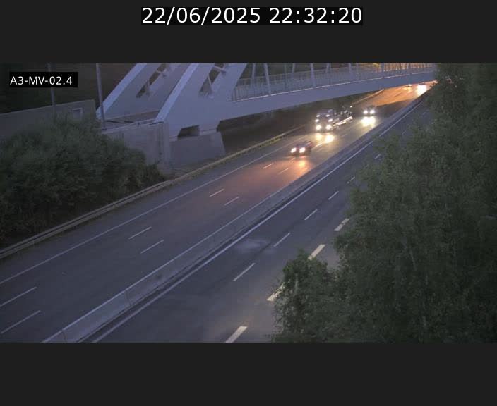 <h2>Webcam autoroute de la France (A3) au Luxembourg à Fentange, à proximité de la Croix de Gasperich. Vue orientée vers la Cloche d'Or</h2>