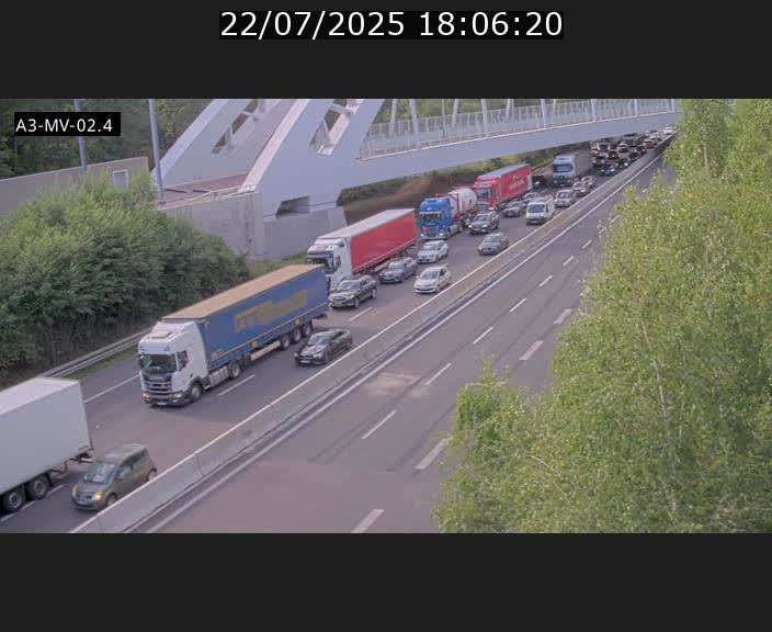 <h2>Webcam autoroute de la France (A3) au Luxembourg à Fentange, à proximité de la Croix de Gasperich. Vue orientée vers la Cloche d'Or</h2>