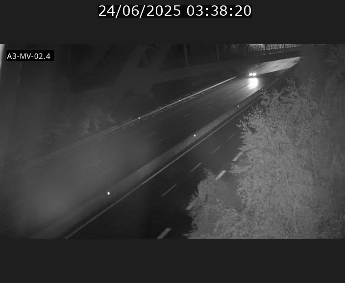<h2>Webcam autoroute de la France (A3) au Luxembourg à Fentange, à proximité de la Croix de Gasperich. Vue orientée vers la Cloche d'Or</h2>