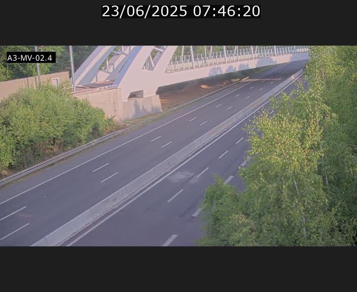 <h2>Webcam autoroute de la France (A3) au Luxembourg à Fentange, à proximité de la Croix de Gasperich. Vue orientée vers la Cloche d'Or</h2>