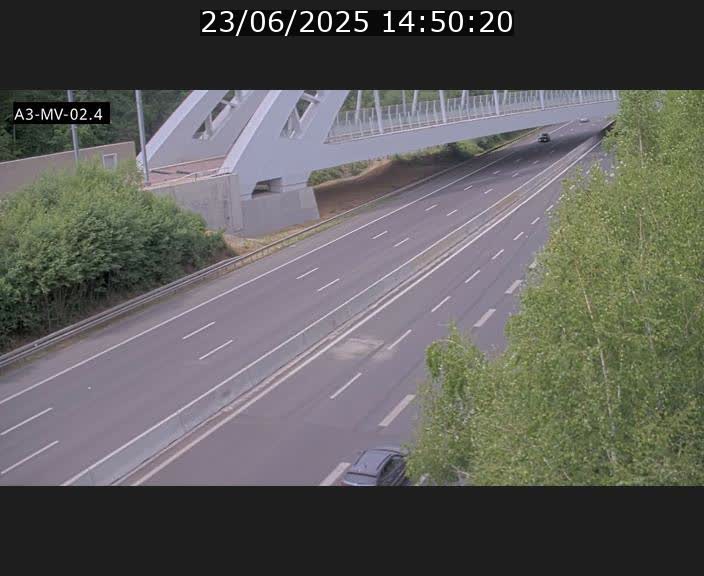 <h2>Webcam autoroute de la France (A3) au Luxembourg à Fentange, à proximité de la Croix de Gasperich. Vue orientée vers la Cloche d'Or</h2>
