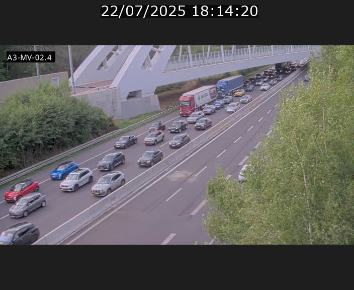 <h2>Webcam autoroute de la France (A3) au Luxembourg à Fentange, à proximité de la Croix de Gasperich. Vue orientée vers la Cloche d'Or</h2>