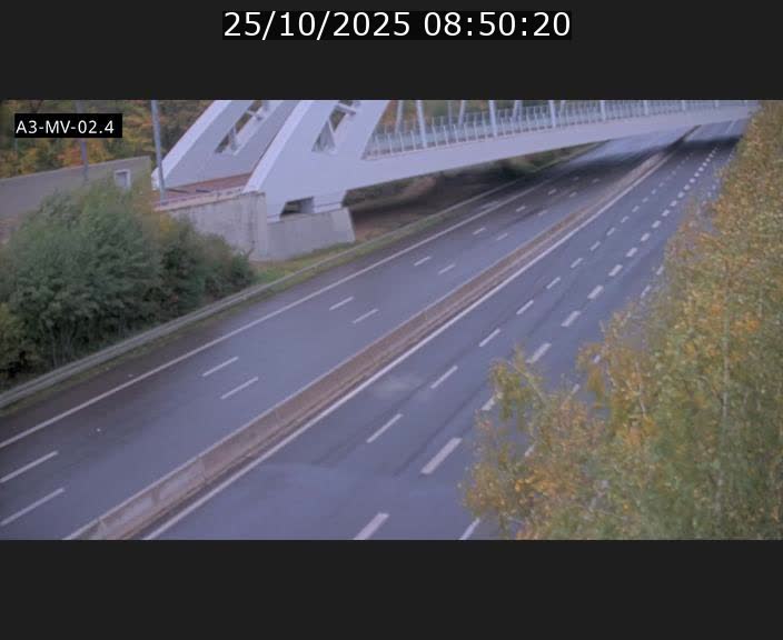 <h2>Webcam autoroute de la France (A3) au Luxembourg à Fentange, à proximité de la Croix de Gasperich. Vue orientée vers la Cloche d'Or</h2>