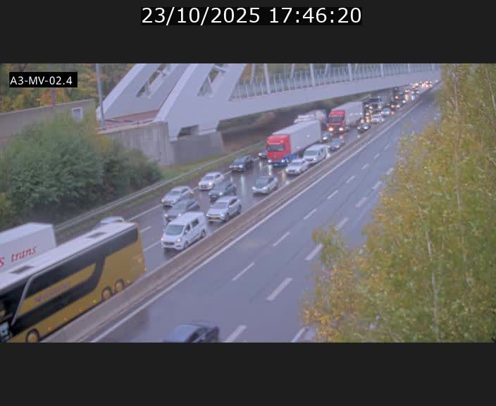 Webcam autoroute de la France (A3) au Luxembourg à Fentange, à proximité de la Croix de Gasperich. Vue orientée vers la Cloche d'Or
