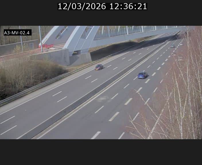 Webcam autoroute de la France (A3) au Luxembourg à Fentange, à proximité de la Croix de Gasperich. Vue orientée vers la Cloche d'Or
