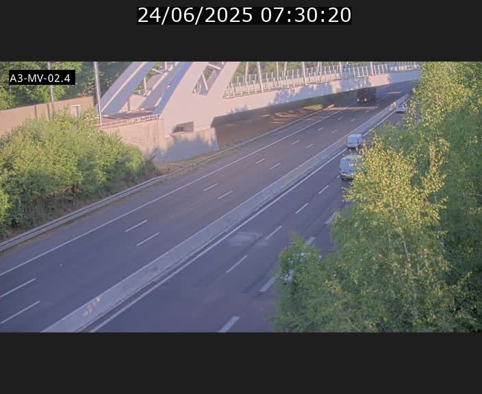 <h2>Webcam autoroute de la France (A3) au Luxembourg à Fentange, à proximité de la Croix de Gasperich. Vue orientée vers la Cloche d'Or</h2>
