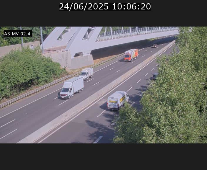 <h2>Webcam autoroute de la France (A3) au Luxembourg à Fentange, à proximité de la Croix de Gasperich. Vue orientée vers la Cloche d'Or</h2>
